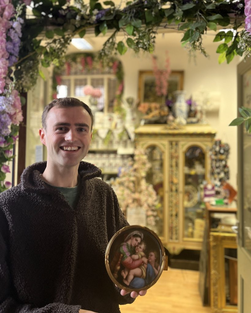 Ben at Carlton House Antiques snd Crafts